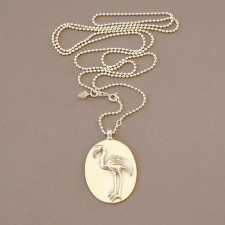 Flamingo mit Silberkette